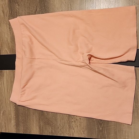 Short pants - Picture 2 of 2